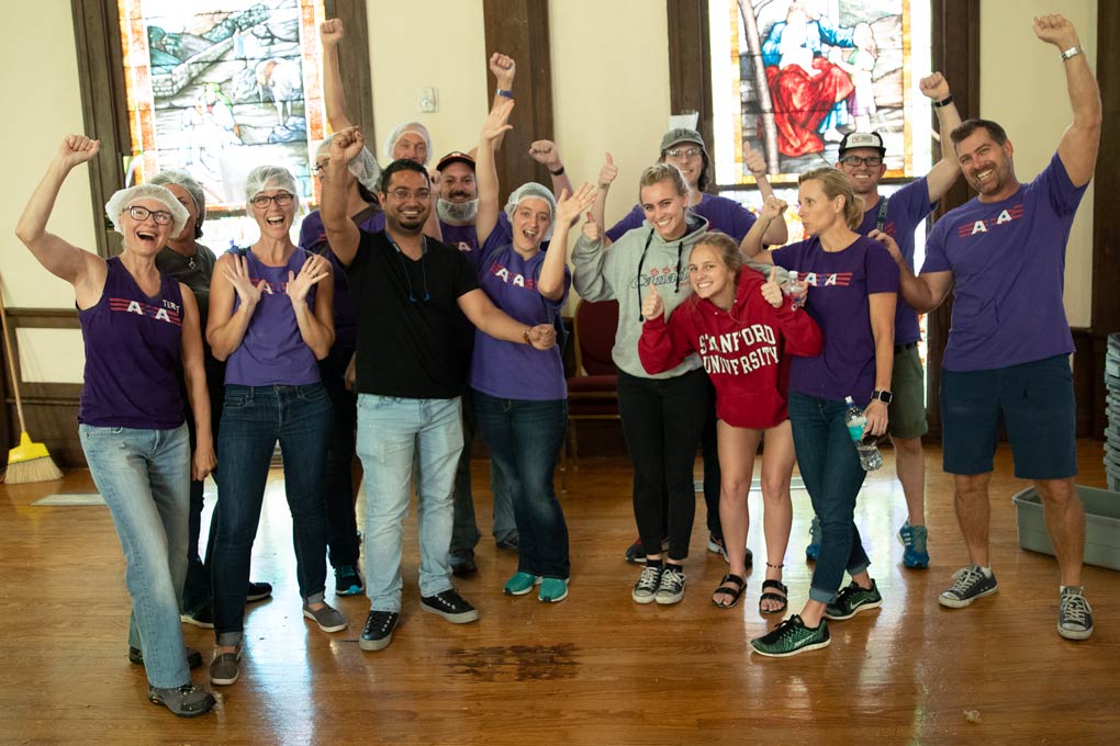 volunteer team for feed galveston